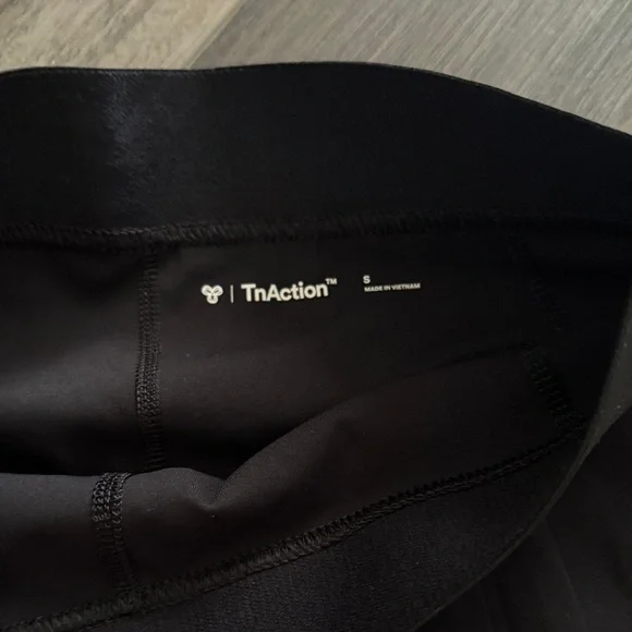 Aritzia Tennis Pro Micro Skirt - Picture 6 of 8